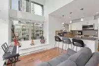 301 5000 IMPERIAL STREET - thumbnail 3