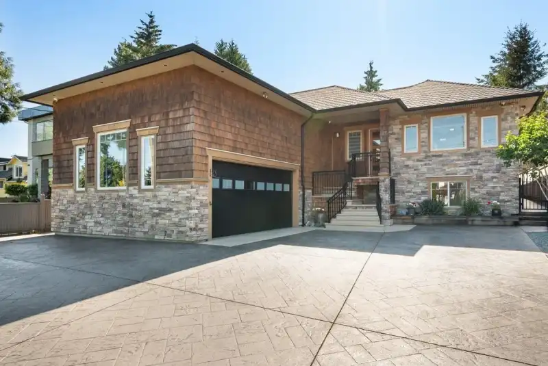 1247 STAYTE ROAD - photo 1 of 35