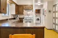 13474 15 AVENUE - thumbnail 10