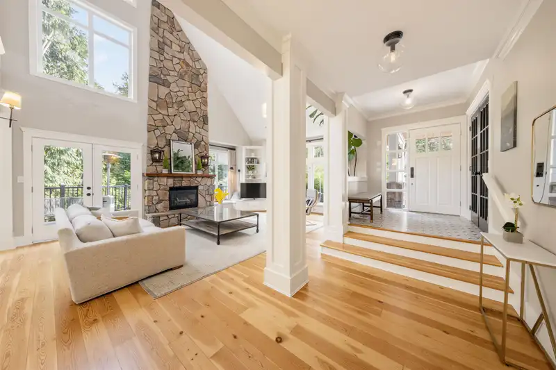 17015 105A AVENUE - photo 2 of 40