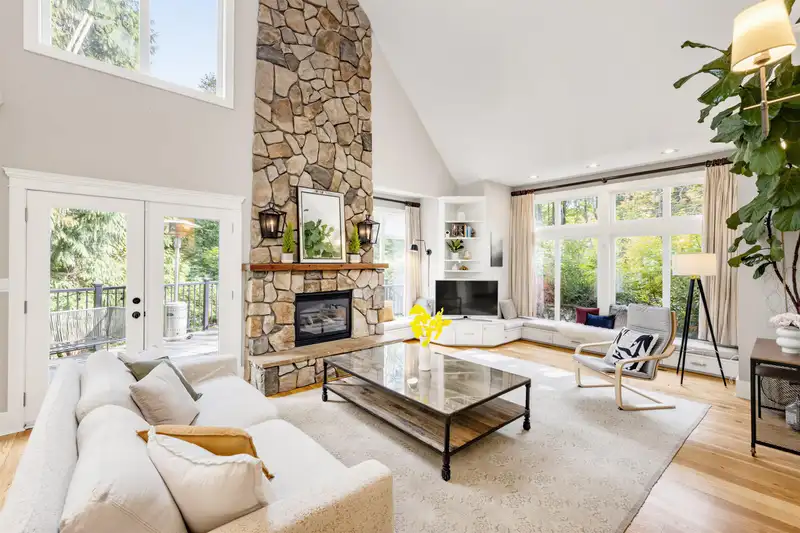 17015 105A AVENUE - photo 3 of 40