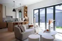 2 356 E 40TH AVENUE - thumbnail 1