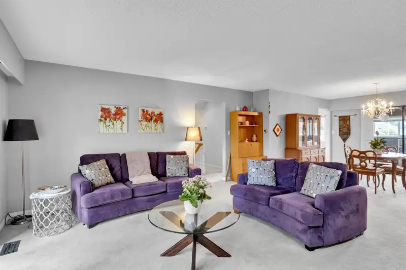 2412 E 40TH AVENUE - photo 4 of 24