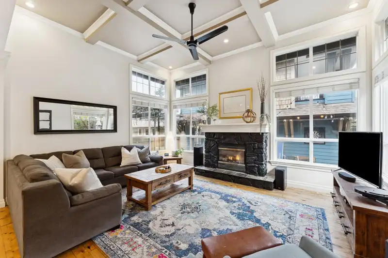 5782 GARRISON BOULEVARD - photo 4 of 39