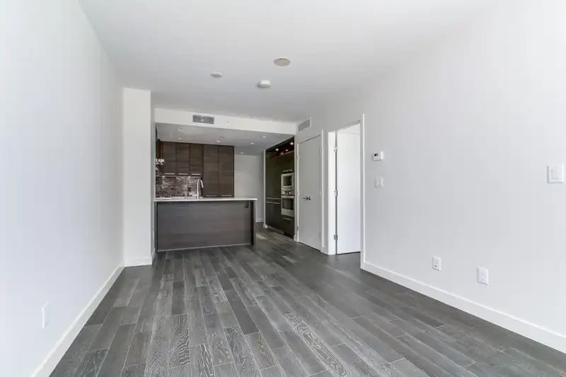 601 7468 LANSDOWNE ROAD - photo 4 of 13