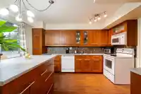 1 10900 SPRINGMONT DRIVE - thumbnail 2