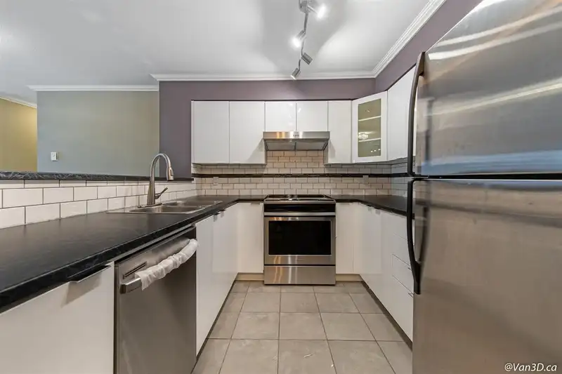 105 20268 54 AVENUE - photo 2 of 17
