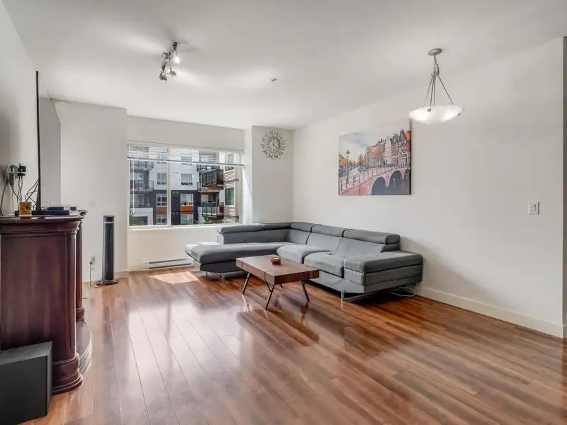 315 11935 BURNETT STREET - photo 3 of 32