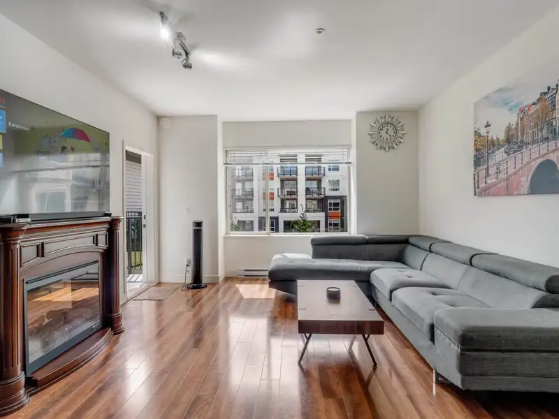 315 11935 BURNETT STREET - photo 4 of 32