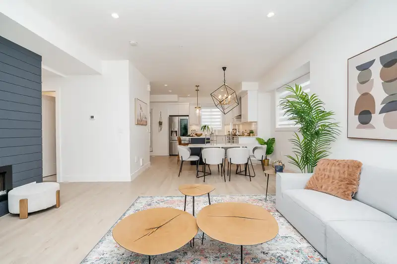 21 20463 70 AVENUE - photo 3 of 39