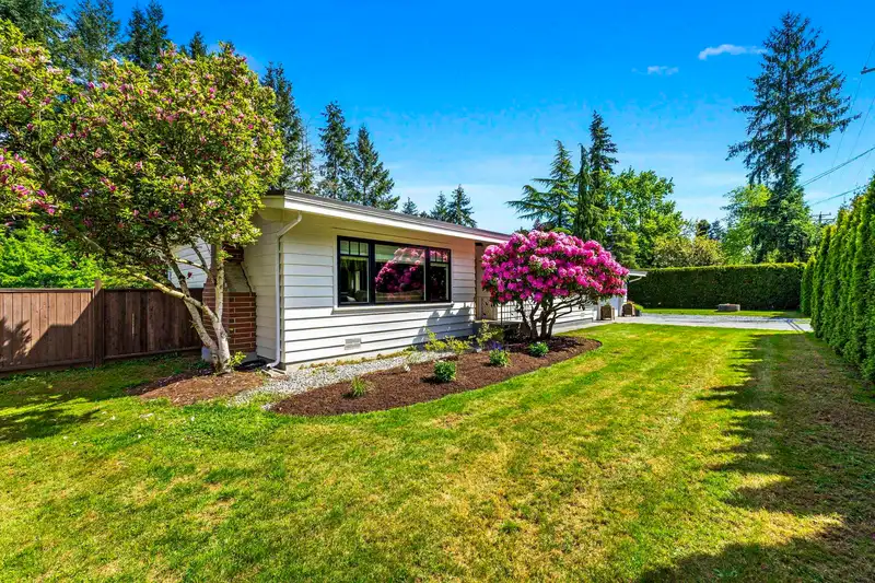 24633 56 AVENUE - photo 4 of 40