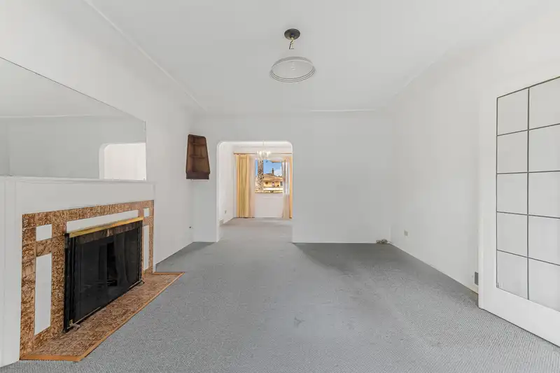 3039 W 20TH AVENUE - photo 4 of 40