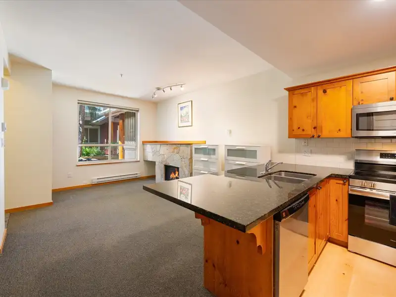 24 4385 NORTHLANDS BOULEVARD - photo 4 of 16