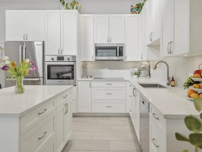 305 3875 W 4TH AVENUE - photo 2 of 26