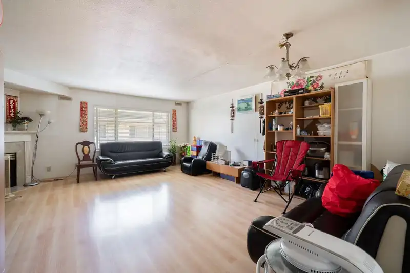 18 8711 GENERAL CURRIE ROAD - photo 4 of 18
