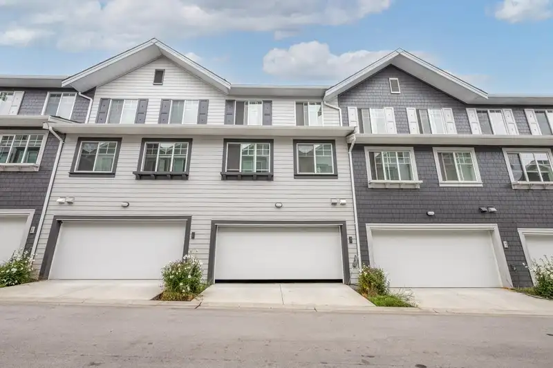 40 15489 99A AVENUE - photo 2 of 19