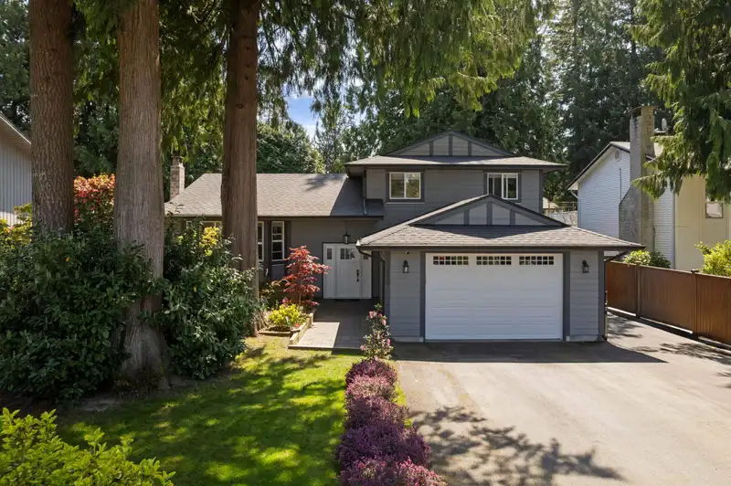 20240 44A AVENUE - photo 1 of 39