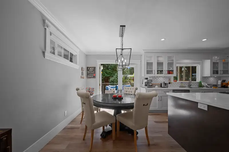 20240 44A AVENUE - photo 3 of 39