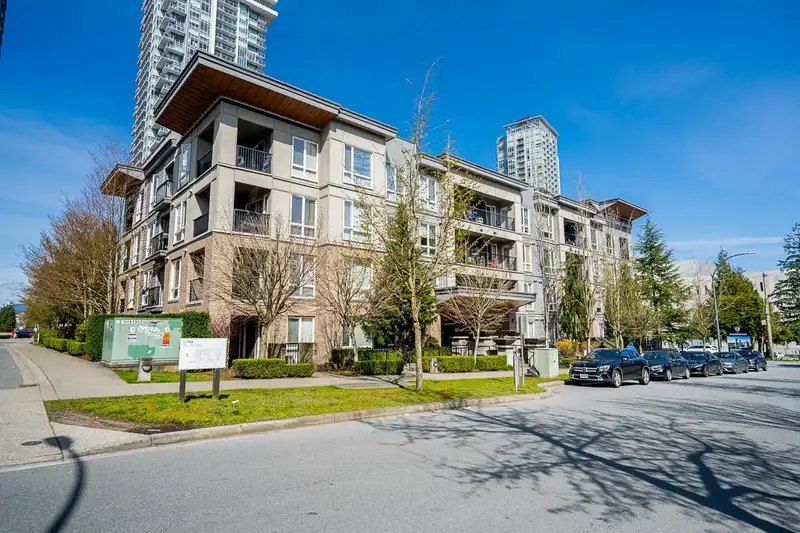 416 13339 102A AVENUE - photo 1 of 39