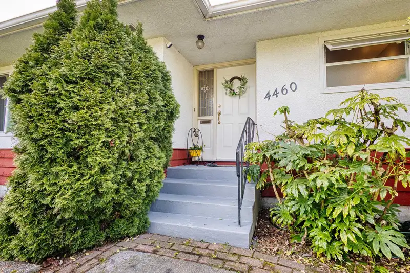 4460 WILLIAMS ROAD - photo 4 of 30