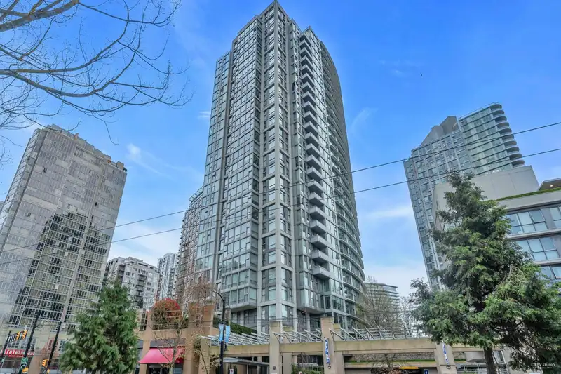 2901 1008 CAMBIE STREET - photo 1 of 33