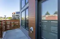105 32838 VENTURA AVENUE - thumbnail 2