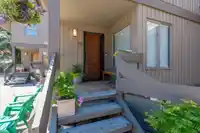 205 6117 EAGLE DRIVE - thumbnail 4