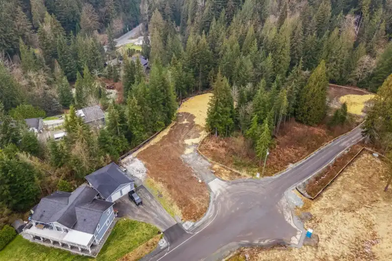 30697A KEYSTONE AVENUE - photo 1 of 19