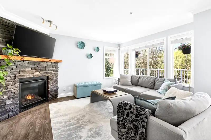 35 20771 DUNCAN WAY - photo 4 of 40