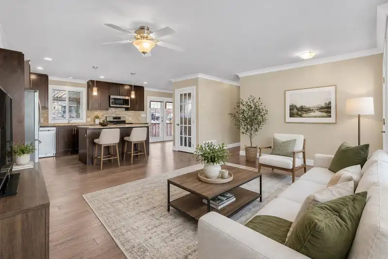 14682 111 AVENUE - photo 2 of 33