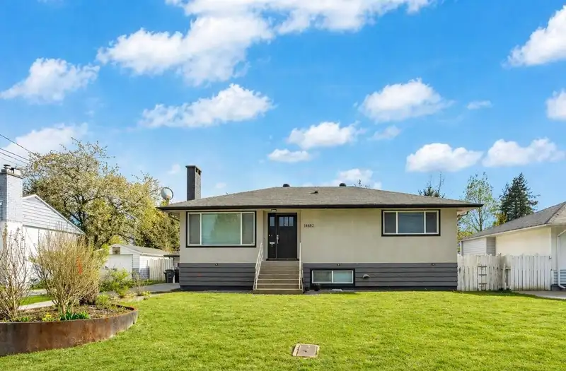 14682 111 AVENUE - photo 3 of 33