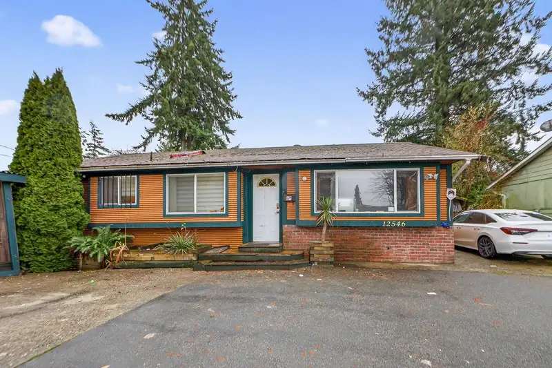 12546 96 AVENUE - photo 2 of 32