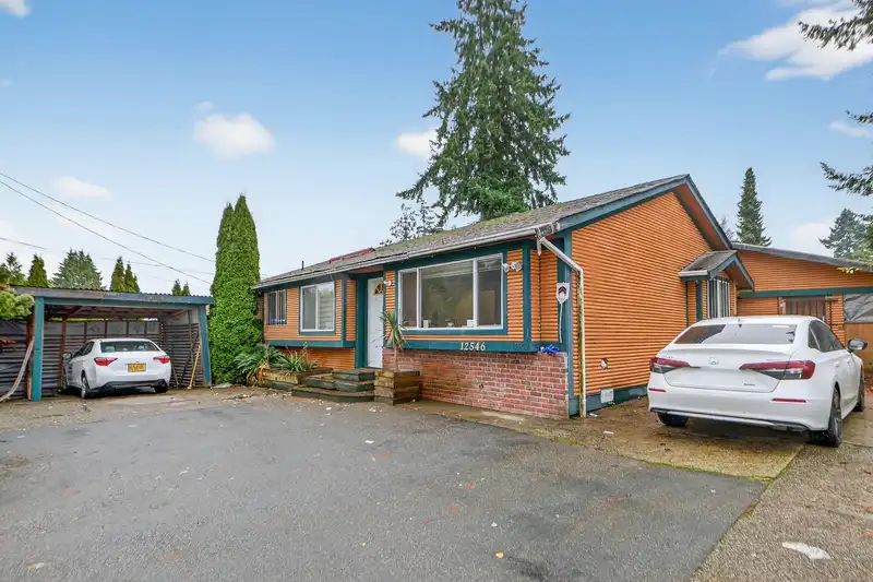 12546 96 AVENUE - photo 3 of 32