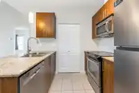 416 2943 NELSON PLACE - thumbnail 8