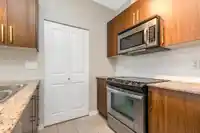 416 2943 NELSON PLACE - thumbnail 10
