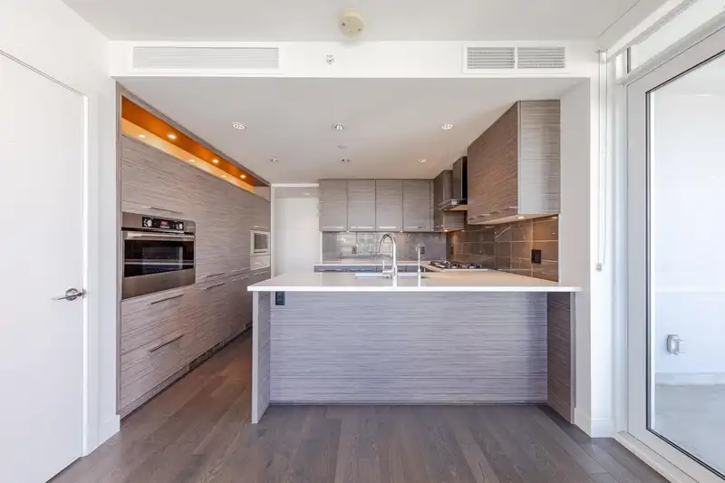 902 7468 LANSDOWNE ROAD - photo 1 of 21