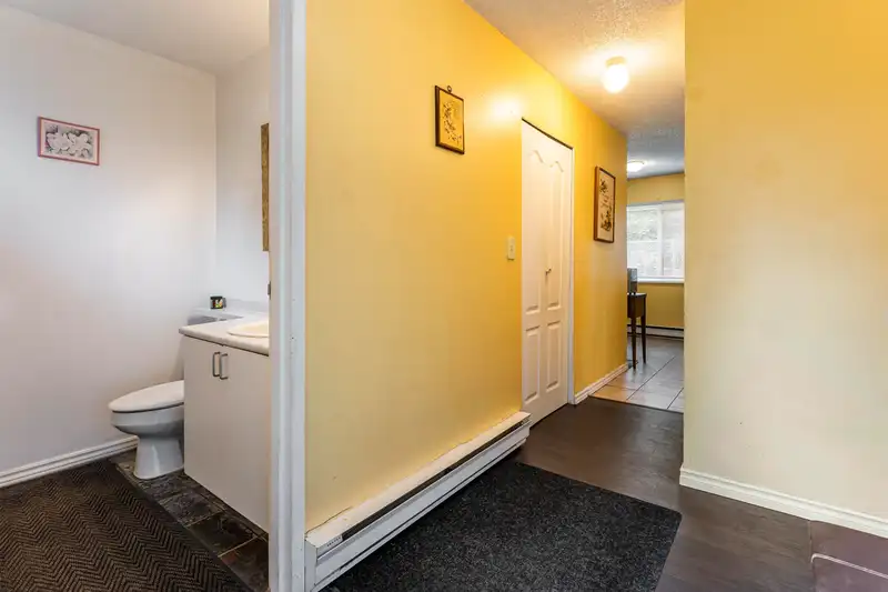 40 9955 140TH STREET - photo 3 of 22
