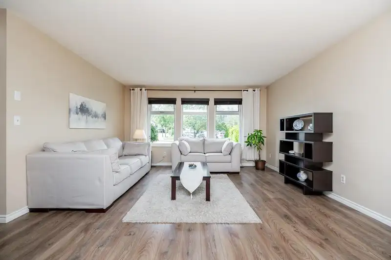 15478 90 AVENUE - photo 4 of 25