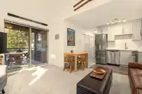 216 3070 HILLCREST DRIVE - thumbnail 8