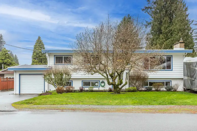 33341 LYNN AVENUE - photo 1 of 40