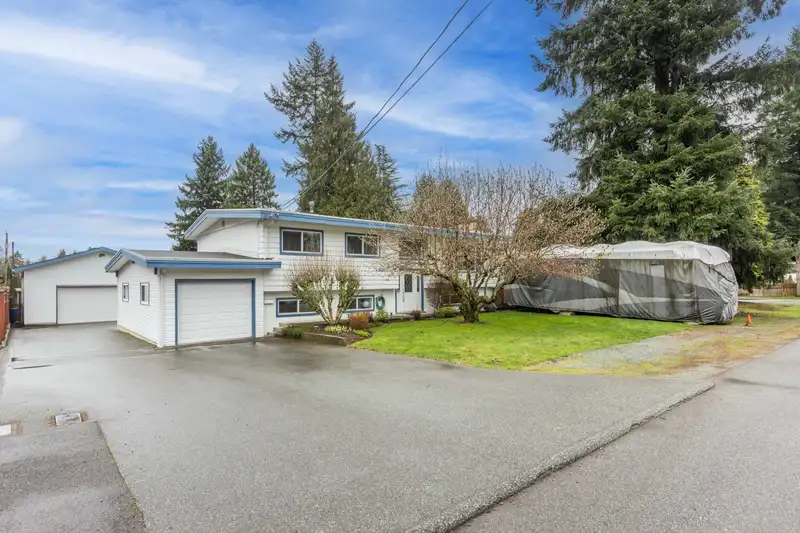 33341 LYNN AVENUE - photo 2 of 40
