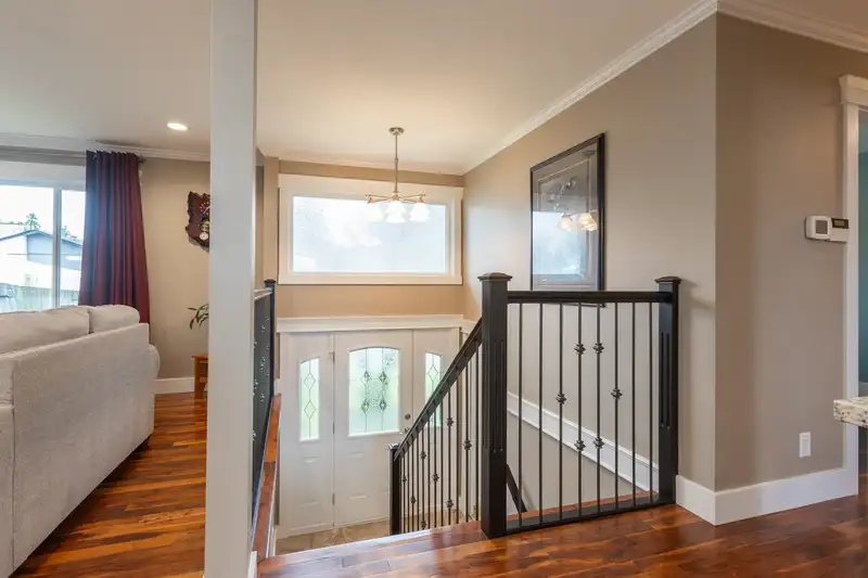 33341 LYNN AVENUE - photo 3 of 40