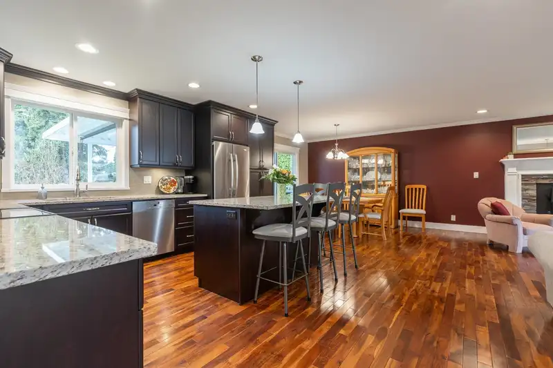 33341 LYNN AVENUE - photo 4 of 40