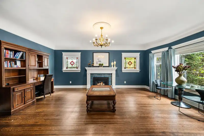 6050 ATHLONE STREET - photo 2 of 32