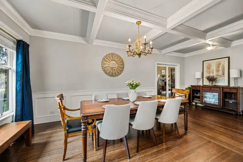 6050 ATHLONE STREET - photo 4 of 32