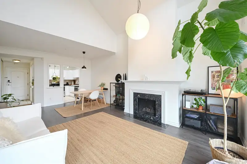 308 7633 ST. ALBANS ROAD - photo 4 of 27