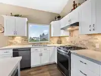 37 9012 WALNUT GROVE DRIVE - thumbnail 16