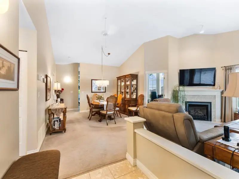 37 9012 WALNUT GROVE DRIVE - photo 3 of 40