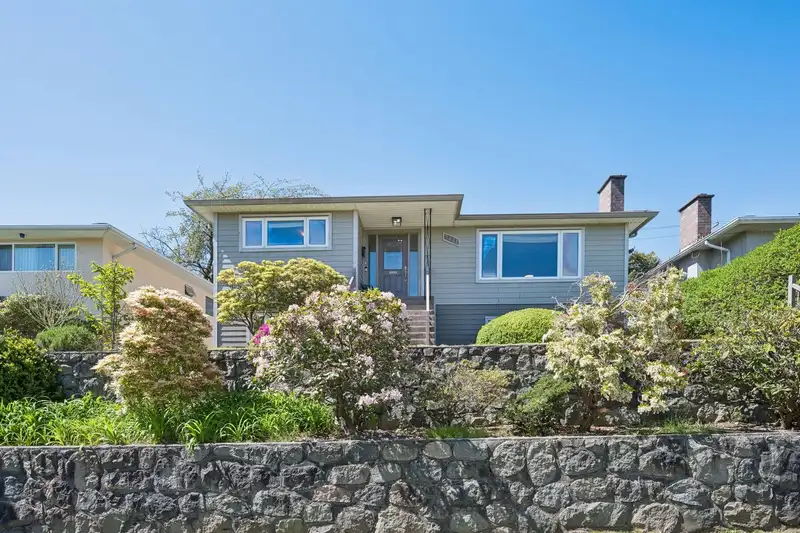 7621 ELLIOTT STREET - photo 2 of 40