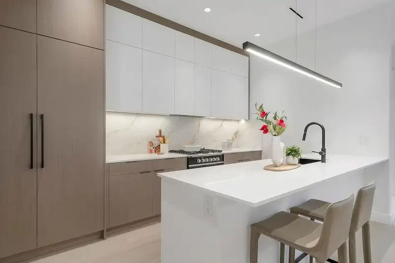 1 4023 W 18TH AVENUE - photo 4 of 33